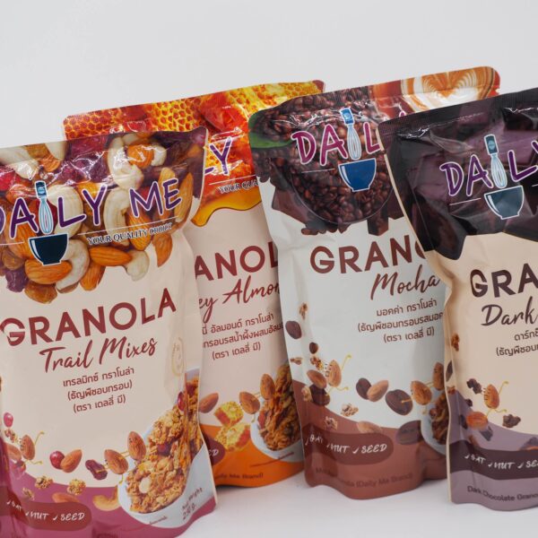 (ราคาพิเศษ มีคูปอง) กราโนล่า เดลี่ มี มี 4 รสชาติ Granola Daily Me ขนมเพื่อสุขภาพ ธัญพืชอบกรอบ ขนาด 250 กรัม